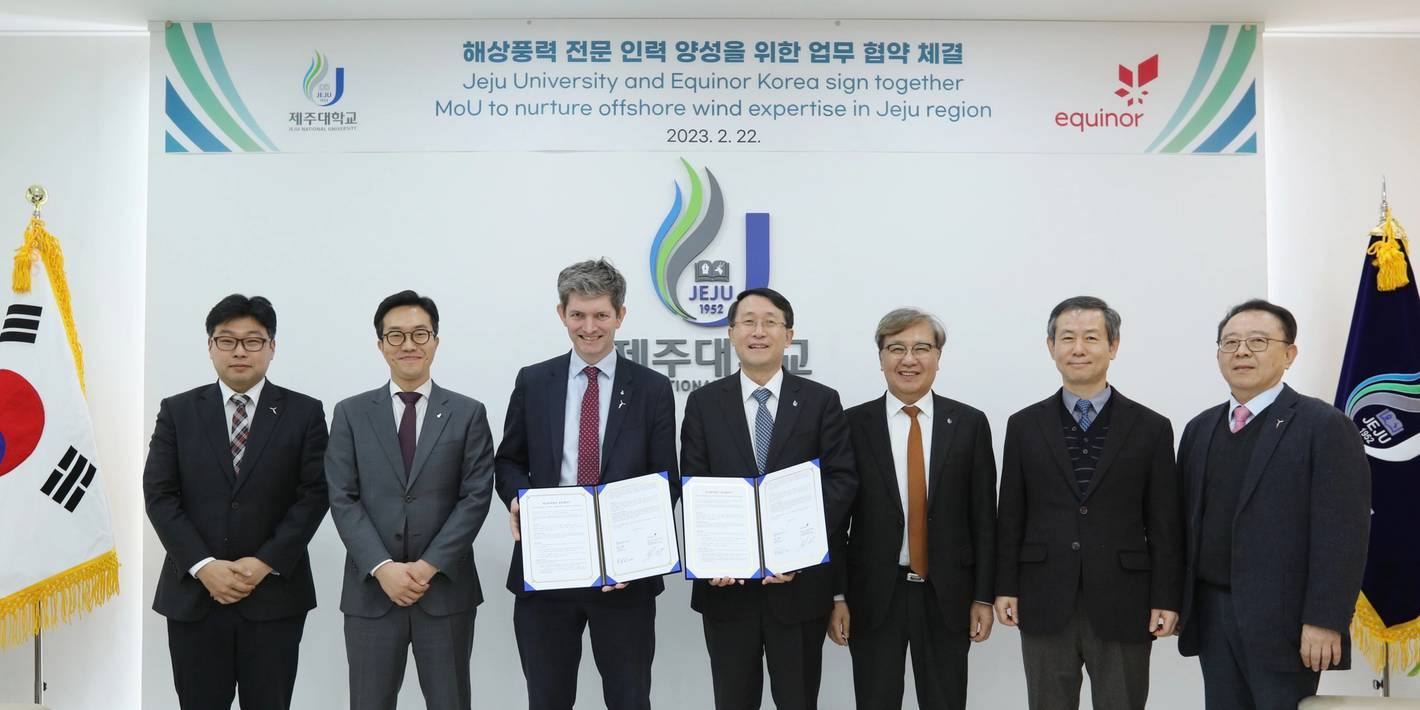 Photo description: from left, Equinor Korea BD Stakeholder Manager Jaeho Jung, BD Manager Peter (SungEun)  Kim, Country Managing Director Jacques-Etienne Michel, Jeju National University President Il-hwan Kim, Vice President of Education and Training Dong-jung Kim, Wind Engineering Professor Kyungnam Go and From Equinor Korea BD Advisor JinTae Kim